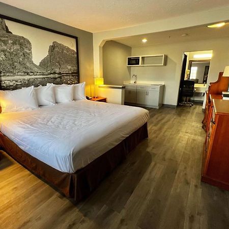 Super 8 By Wyndham Sealy Otel Dış mekan fotoğraf